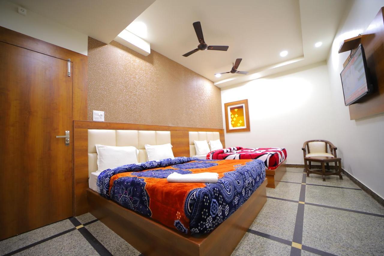 Hotel Royal Phoenix Agra  Esterno foto