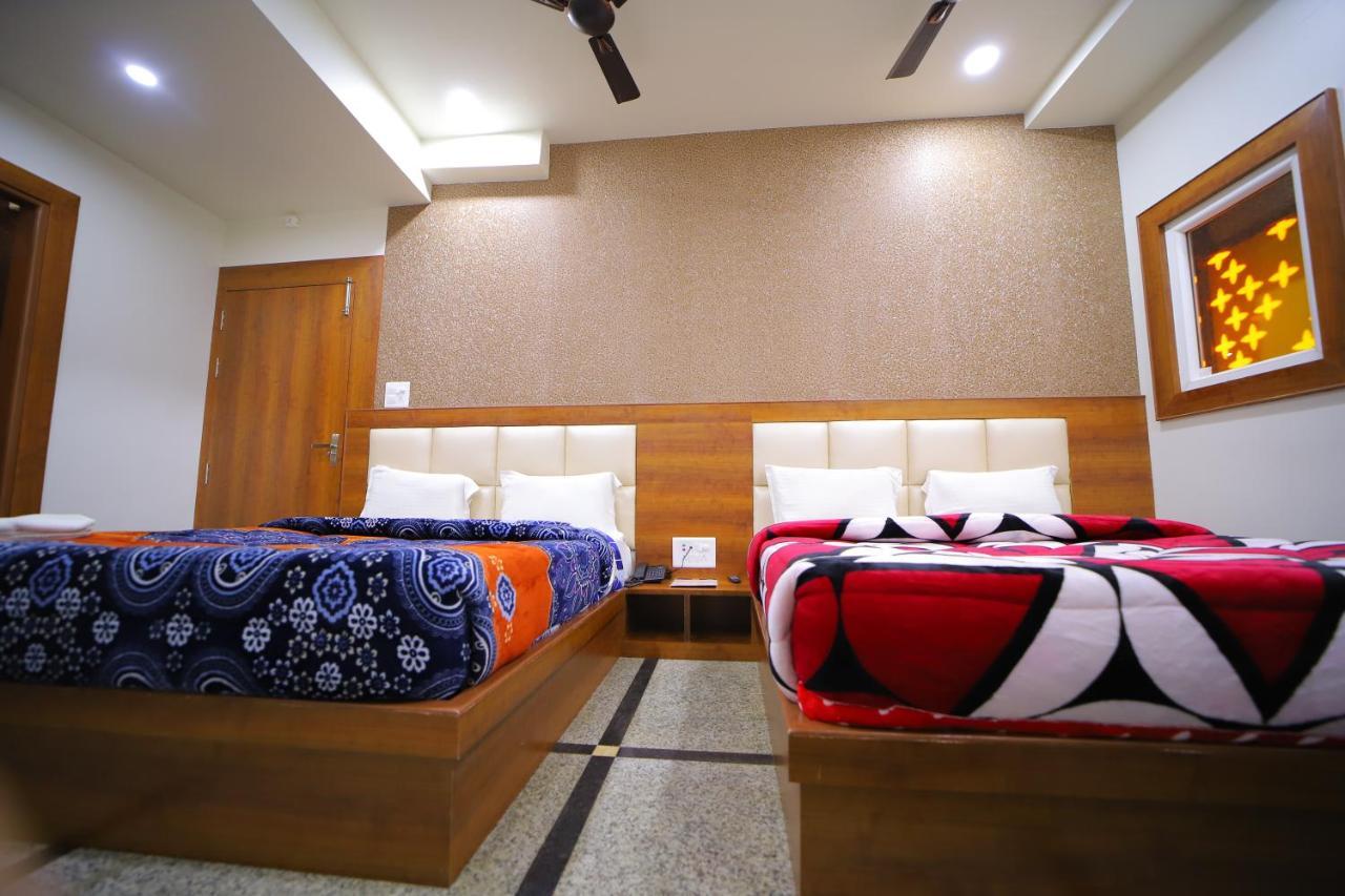 Hotel Royal Phoenix Agra  Esterno foto
