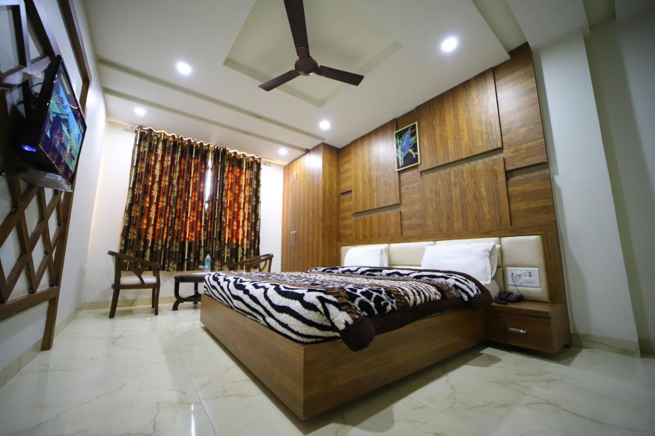 Hotel Royal Phoenix Agra  Esterno foto