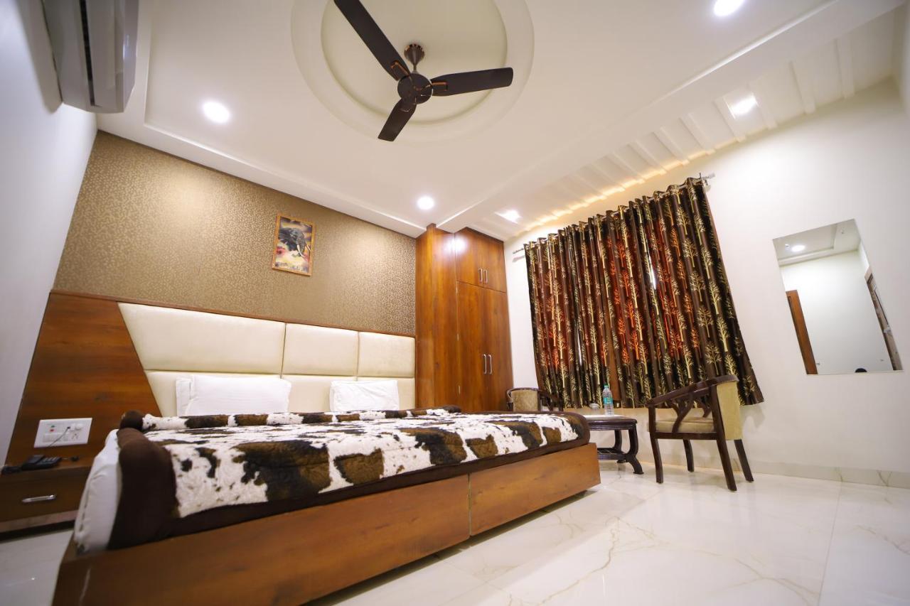 Hotel Royal Phoenix Agra  Esterno foto